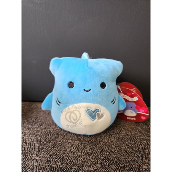 Squishmallows Nitro the Hammerhead Shark 5 Inch With Hearts - Picture 1 of 3